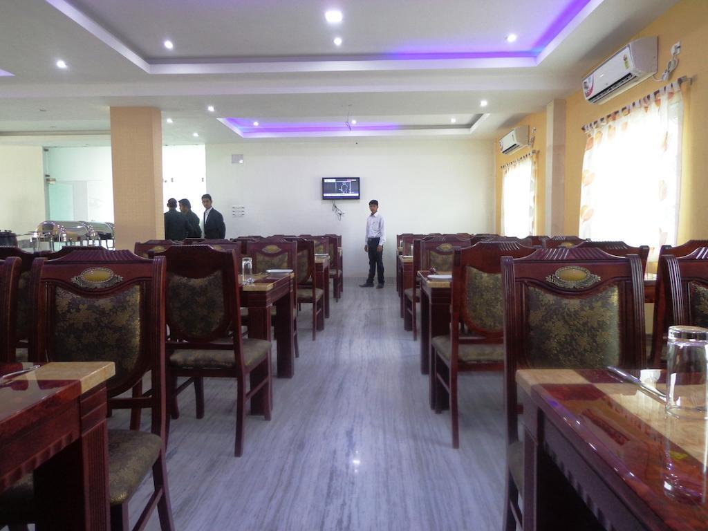 Hotel R K Palace Bodh Gaya Buitenkant foto